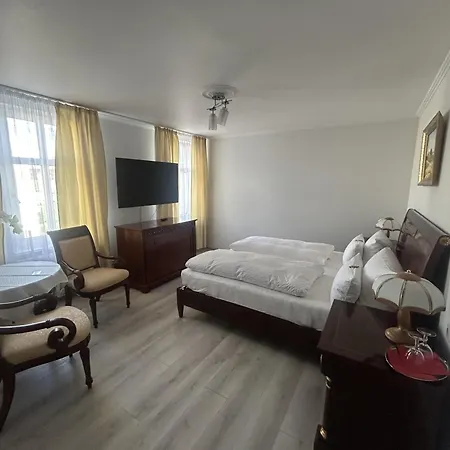 Drei Seen Brandenburg In Ratskeller Hotel 3*